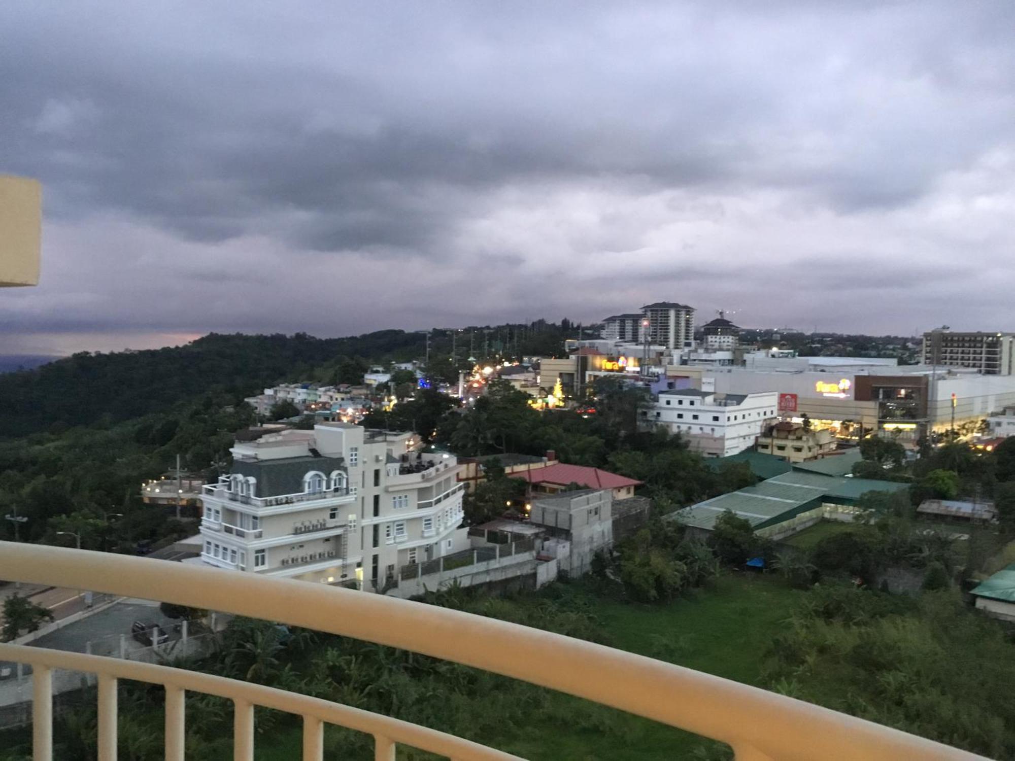 Condo With Free Swimming Pool & Viewing Deck Tagaytay City Cameră foto